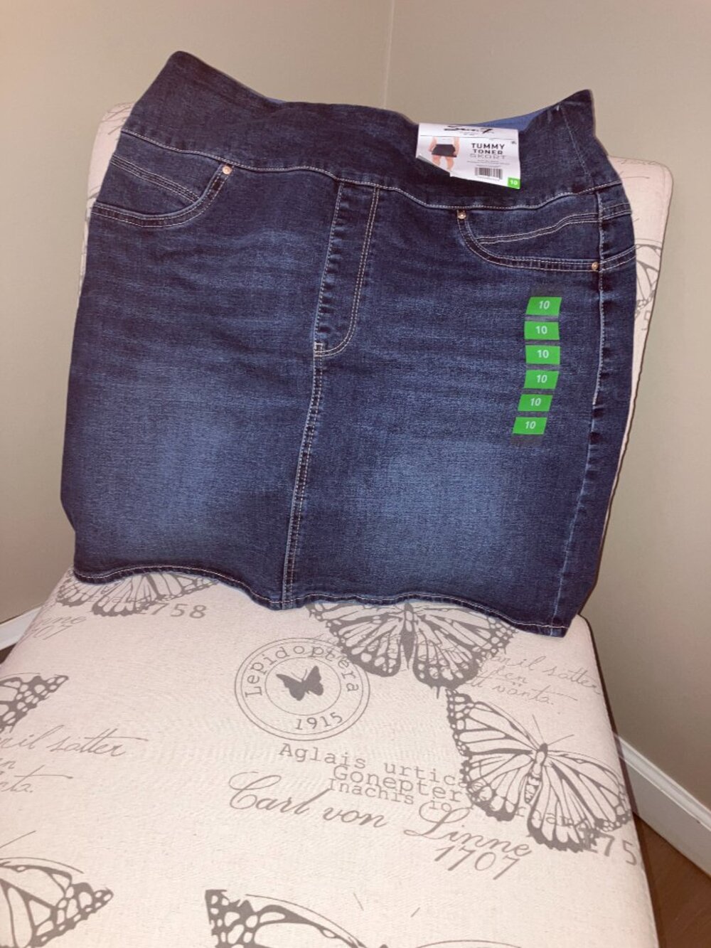 RARE FIND!!!   Seven7 Tummy Toner Denim Skort